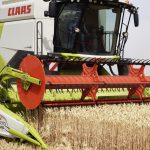 Claas soigne ses Lexion, MF son Ideal